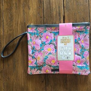 NWT Simply Southern Pink Blossom 8 in 1
Essentials Emergency Kit
